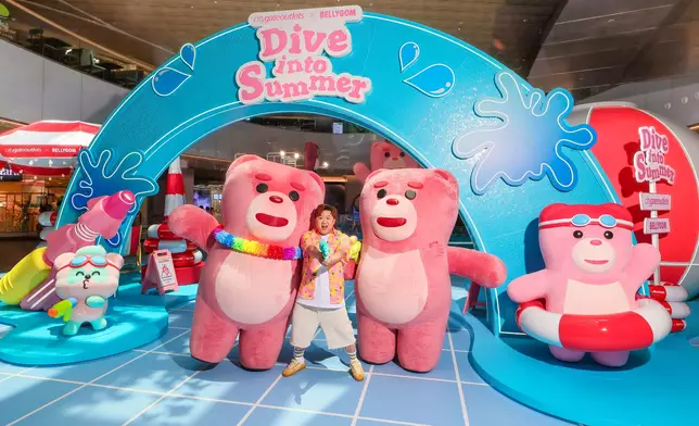 Fatboy@ERROR與BELLYGOM結伴到東薈城名店倉，率先試玩「Dive into Summer」水上派對。