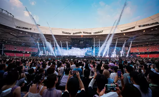 日前在北京鳥巢舉行連續三周共9場的演出。