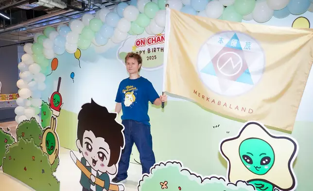 安仔日前與歌迷會「本原族」逾百族人慶祝生日，兼歌迷會成立三周年。