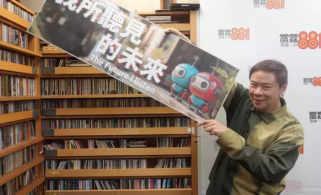 陳志雲（Stephen）聲演一位表面灑脫、實則空虛、幽默中帶點蒼涼的編劇「司徒文泰」。