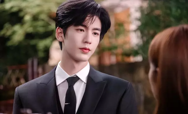 「氧氣系男神」張凌赫與徐若晗組成最強CP。