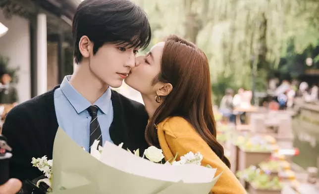 張凌赫與徐若晗於劇中有不少甜蜜互動。