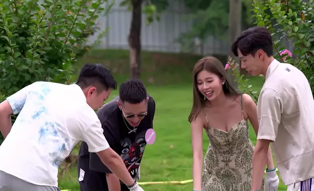 女神將會Changing Partners。