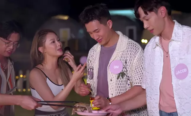 但同一時間，亦會與現時嘅組員有進一步嘅發展。