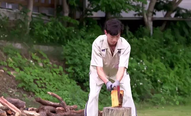 Jacob劈柴令芷晴大開眼界咁款，芷晴嘅迷妹樣好Cute。