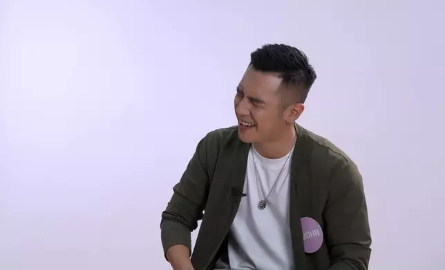 細John講番點樣嚇走咗林俊其嗰組時，都仲係忍唔住笑。