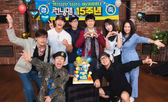 金鍾國突如其來的婚訊嚇壞《RM》成員們。 SBS 官方圖片