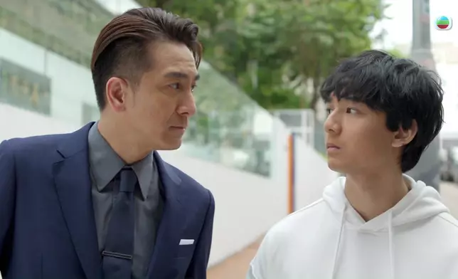 焯日演少年零違和。