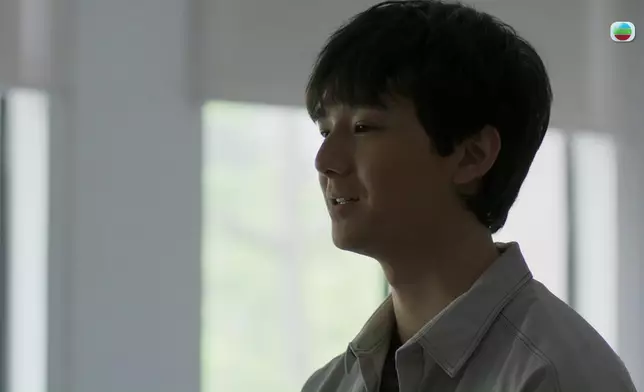 焯日演少年零違和。