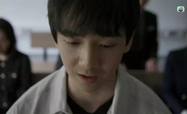 焯日演少年零違和。