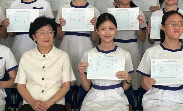 拔萃女書院學生黃穎妍考獲七科5**，成為本屆狀元之一。巴士的報記者攝