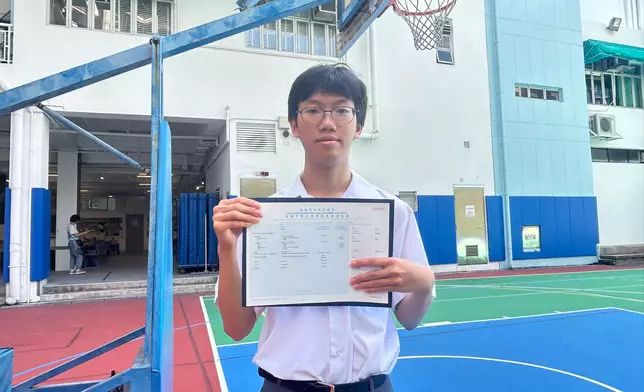 華英中學超級狀元黃柏熹。巴士的報記者攝