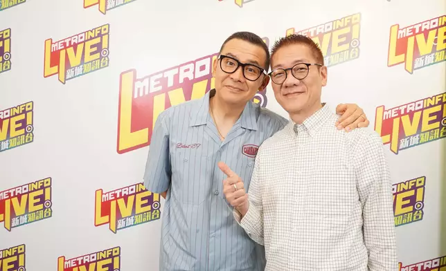 雷頌德、周禮茂（右）合照。