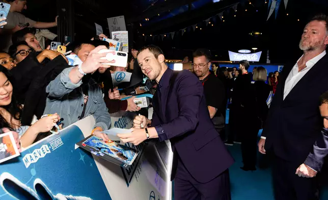 「霹靂火」祖瑟昆恩 （Joseph Quinn）