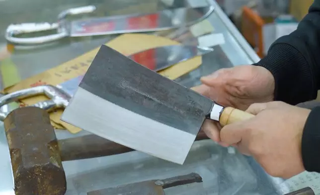 夾鋼的九江刀，適合斬雞斬排骨。