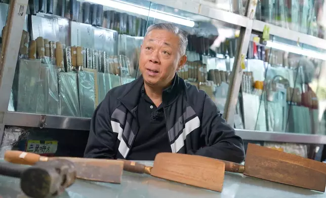 梁添刀廠第三代負責人梁洪。