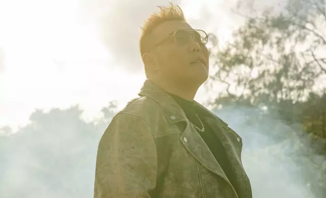 劉洋發行首支國語單曲《別離開我》。