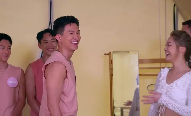 睇真啲，GM隻耳仔真係紅晒架。