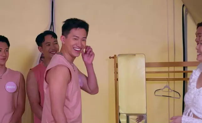 睇真啲，GM隻耳仔真係紅晒架。