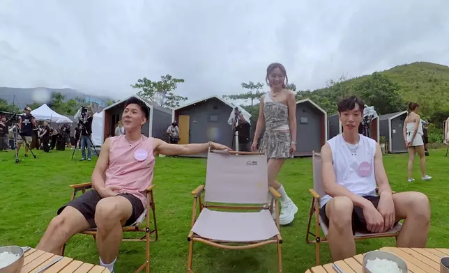 就算係Sophie嘅一個坐位，Eddie都隆而重之。