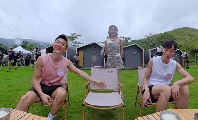 就算係Sophie嘅一個坐位，Eddie都隆而重之。