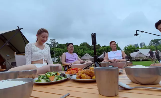 就算係Sophie嘅一個坐位，Eddie都隆而重之。