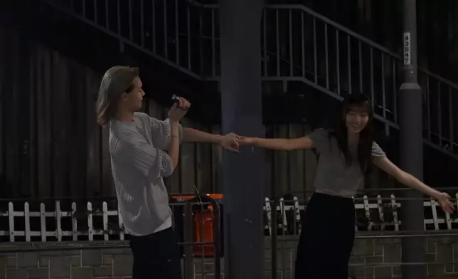 化身「深情虎」。