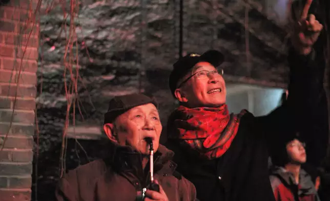 集結十餘年前導演與藝術家的珍貴對談點滴。