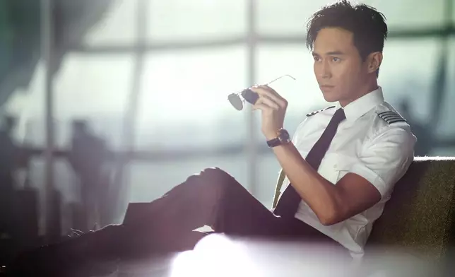 又型又靚仔的樣子迷倒萬千女士。