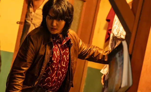 在《下流大盜》中，再次見識到梁世宗演技的另一面。Disney＋提供圖片