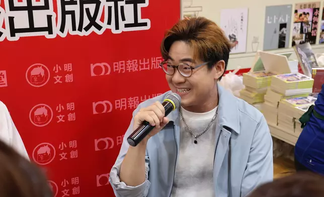 羅啟豪十多年來首次踏足書展。