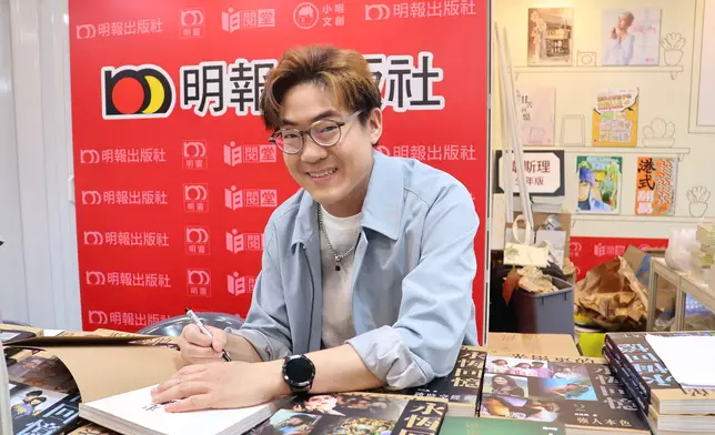 羅啟豪正積極與公司研究推出國語新歌。