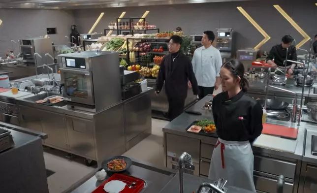 在「爭分奪料160」挑戰中，部分大廚已在限時前完成菜式，另有部分大廚則在最後階段衝刺。