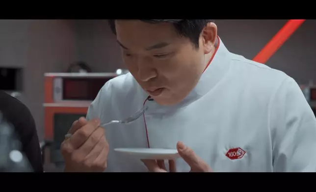 韓國星級主廚安成宰細細品嘗八強大廚的拿手菜式，並給予一針見血的星級意見。