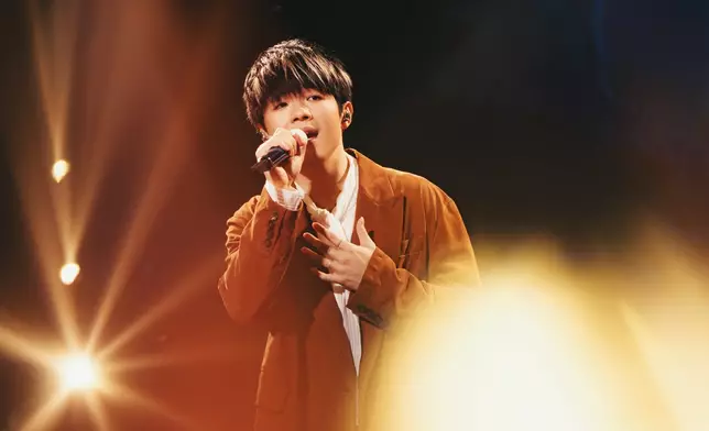 《 IAN CHAN "TEARS" IN MY SIGHT SOLO CONCERT TOUR 2025》尾站前晚在澳門的銀河綜藝館舉行。