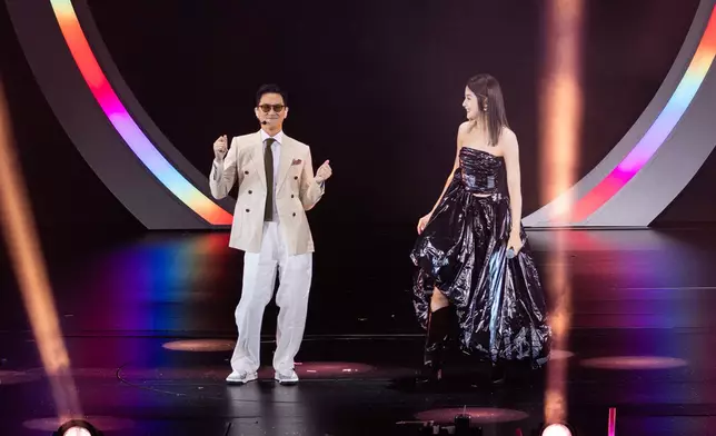 家輝「舞魂覺醒」曬出強勁舞步。