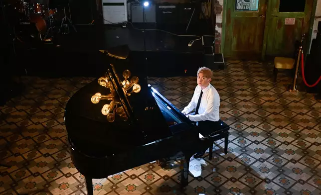 《習慣一起》MV圖片