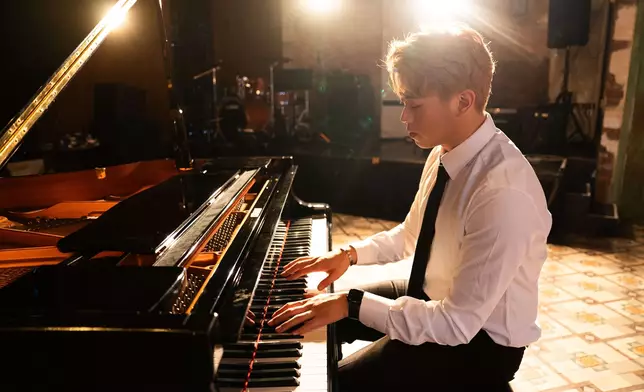 《習慣一起》MV圖片