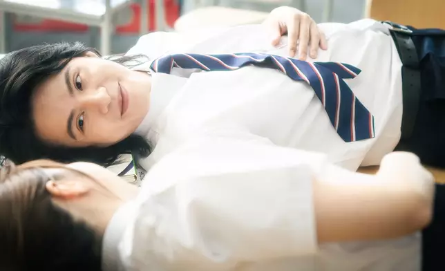 Sam高興可參與陳健安最近推出動人情歌《額頭有字》MV拍攝。