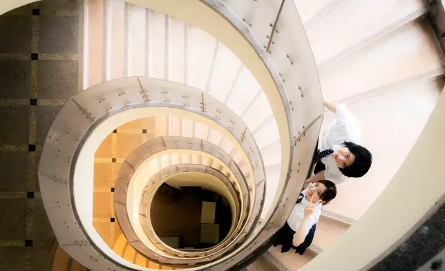 Sam已有多年沒穿着校服。