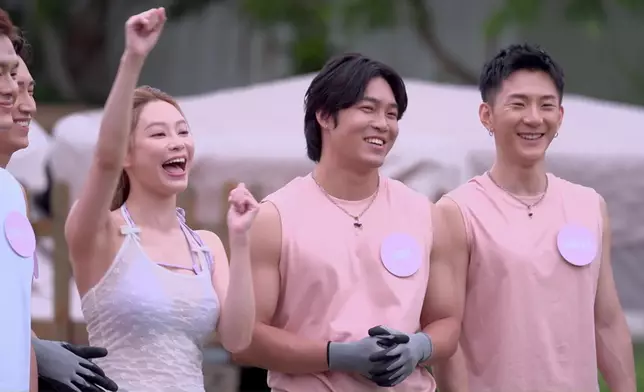 睇相都見到Sophie成功炒熱咗自己組嘅氣氛。