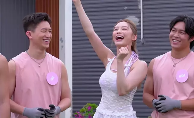 睇相都見到Sophie成功炒熱咗自己組嘅氣氛。