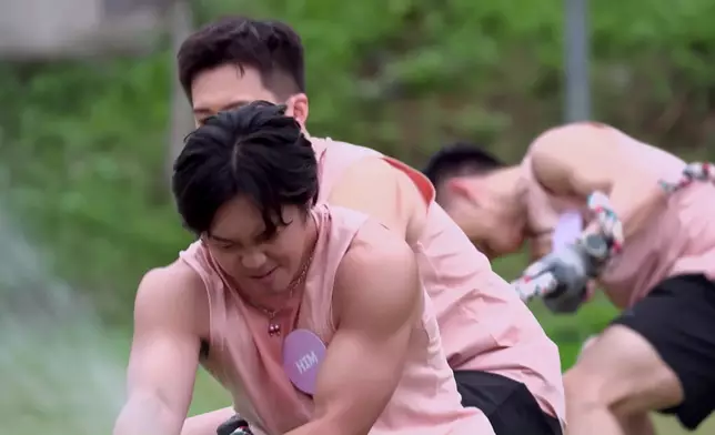 阿Him嘅手臂真係好Amazing。