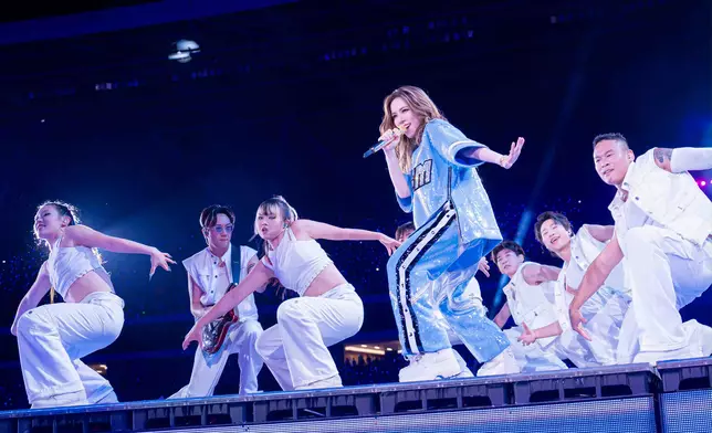 G.E.M.成首位於啟德主場館開唱5場歌手。