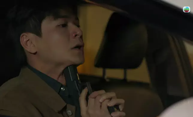 突然立定決心吞槍自殺呢幕，子溢個眼神明顯變咗。