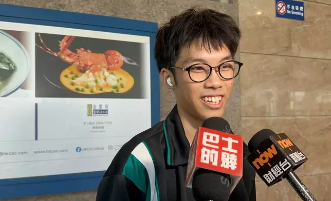 樊先生預算此次花費500左右，主要是想買高達模型。巴士的報記者攝