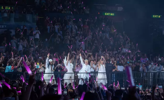 草蜢宣佈明年四月於紅館開騷。