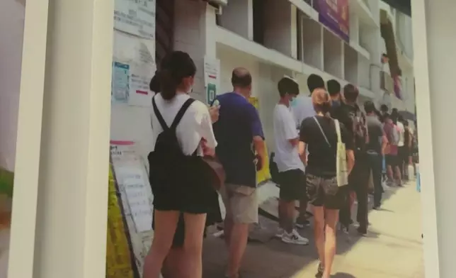 當年是觀塘碼頭熟食市場的人龍店。