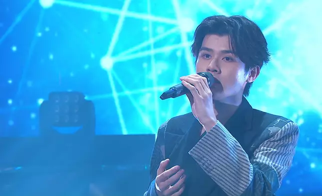 胡港豐Andrew獻唱《一雙手》。