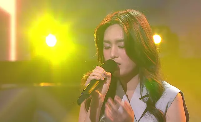 文雅姿Xylia獻唱《小城大事》。